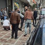 kaldirimda yururken uzerine elektrik diregi devrildi agir yaralandi quS9wjAJ