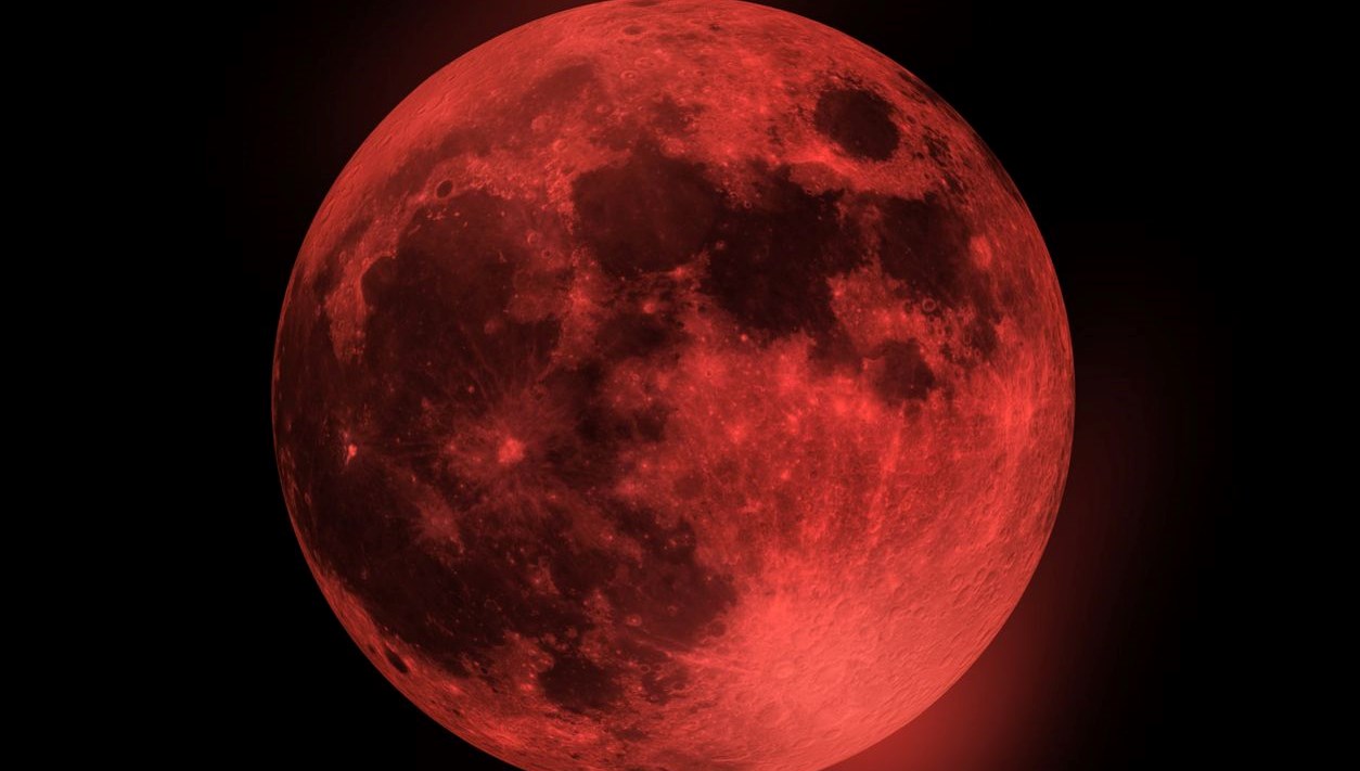 kanli ay gokyuzunde iki bucuk yil ortadan sonra ilk HRIV3r82