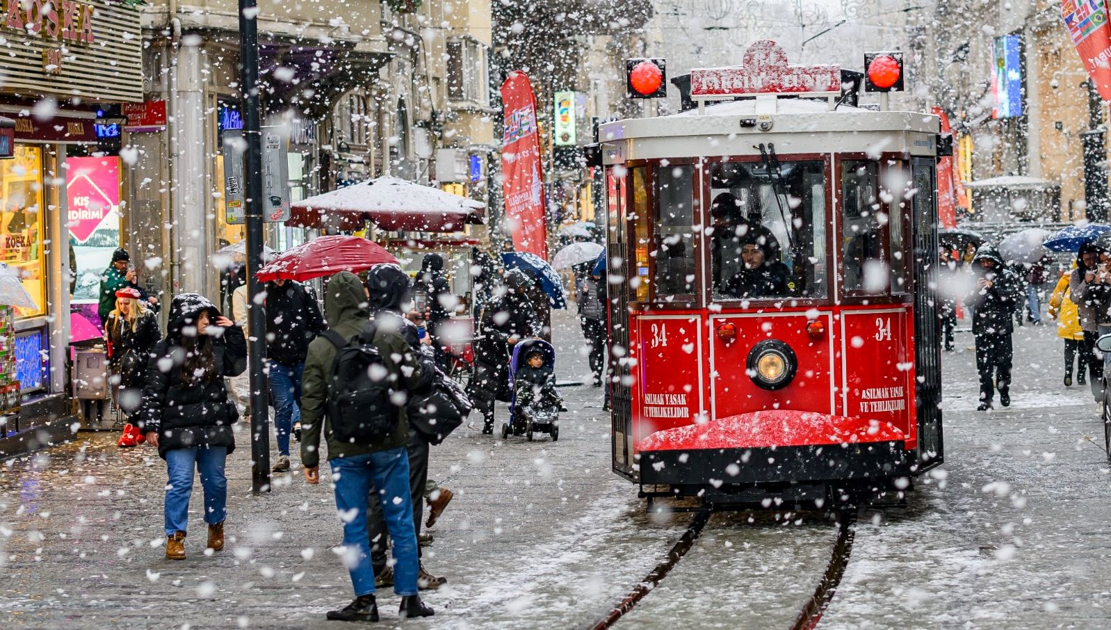 İstanbul'da Hava Durumu Şoku: Termometreler Çakılacak, Kar Alarmı Verildi! 71 kar yagisi istanbula geri donuyor sicaklik 22 derece birden dusecek akom kar icin tarih 6IDHNGkY
