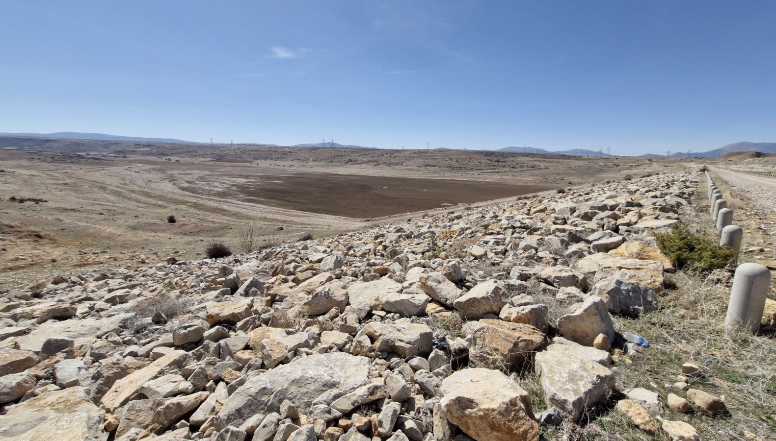karamanda kis mevsiminde barajlar susuz kaldi ZZOatyUN