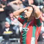 karsiyakada hakan baris kizdirdi Zk7J7GZn