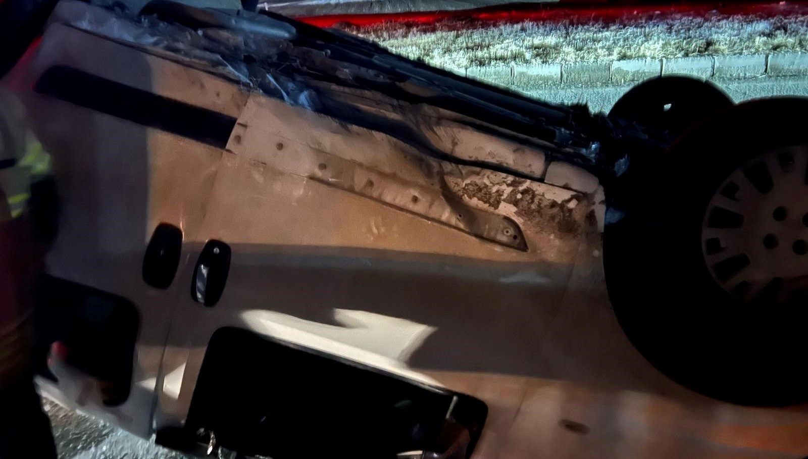 karsta trafik kazasi 1i agir 3 kisi yaralandi WzzZpv82