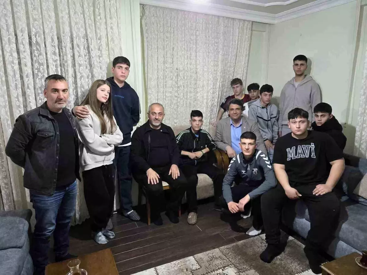 kartepe belediye baskani kocamandan efe kartal oztaya gecmis olsun ziyareti MdDU4sak