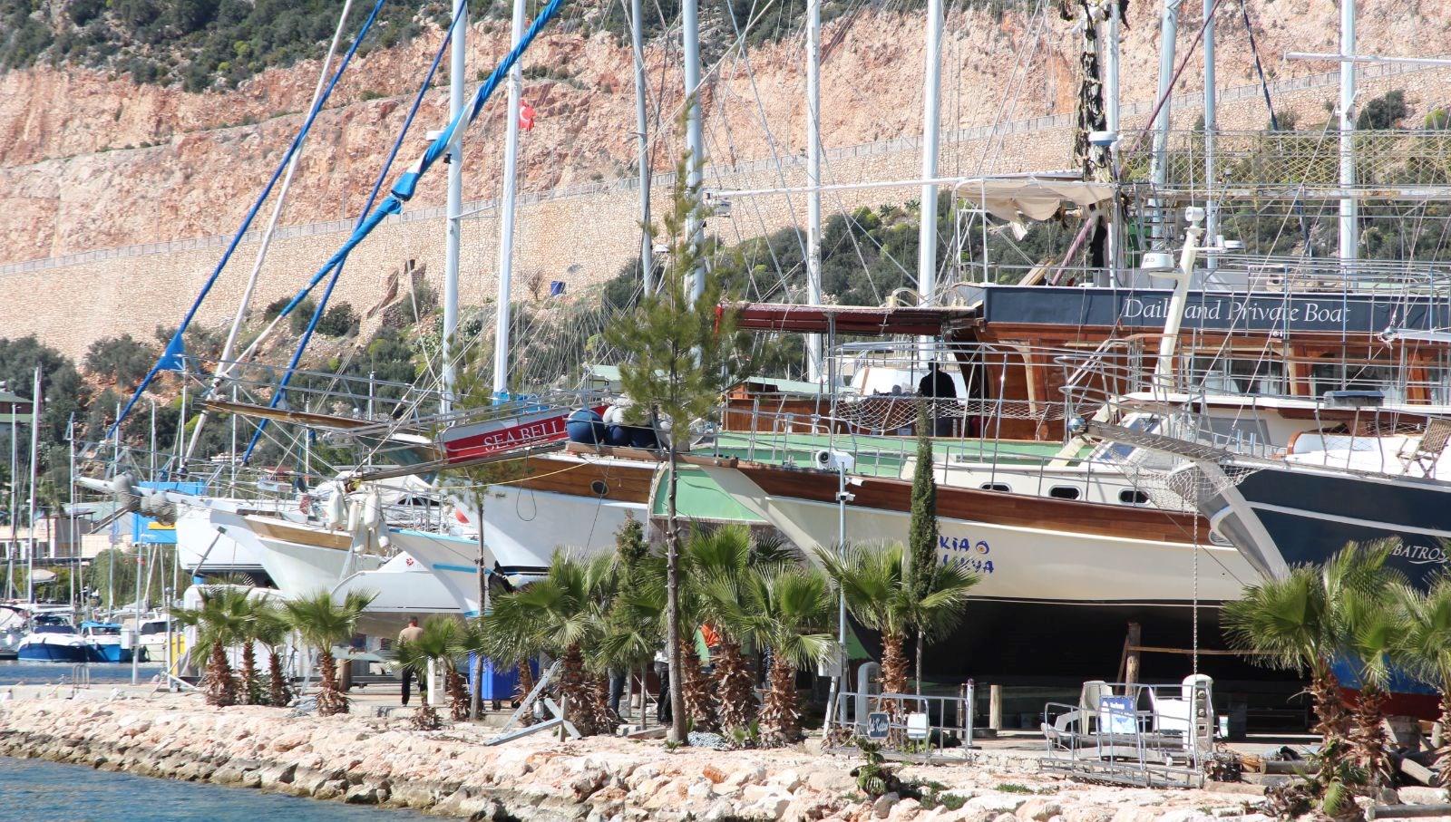 kasta seyahat tekneleri gun sayiyor zpRnaNnb