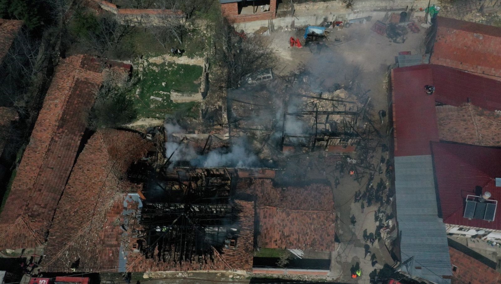kastamonuda cikan yanginda 2 konut 3 depo ve bir arac ziyan gordu