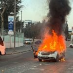 kaygi dolu anlar alev topuna donen arac arabalara carpti mqsWR4RM