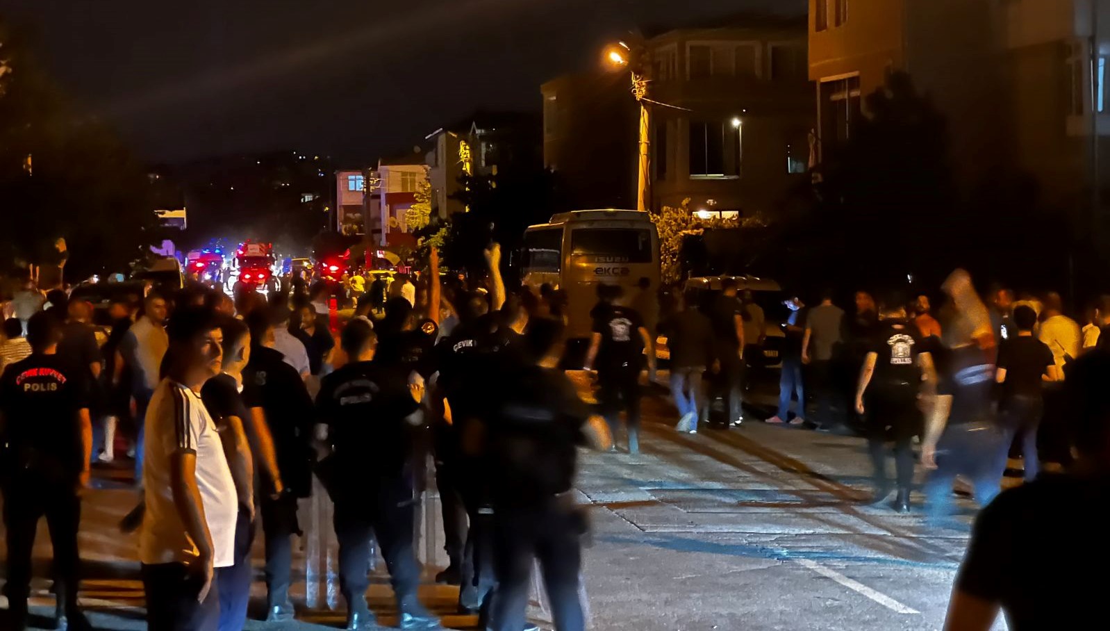 Kayseri'de Şiddet Olayları ve Küçük Bir Çocuğun Adalet Arayışı: İstismar Davasında Son Karar 71 kayseride sokaklar karismis 21 polis yaralanmisti 7 yasindaki cocuga istismar davasinda karar aciklandi gBpI5fRJ