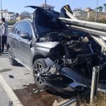 kaza yapmamak icin bariyerlere carpti rPeLIHzC