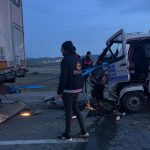 kazaya yardim icin durdu arttan gelen alimli carpti biri agir uc yarali vkI13H8I