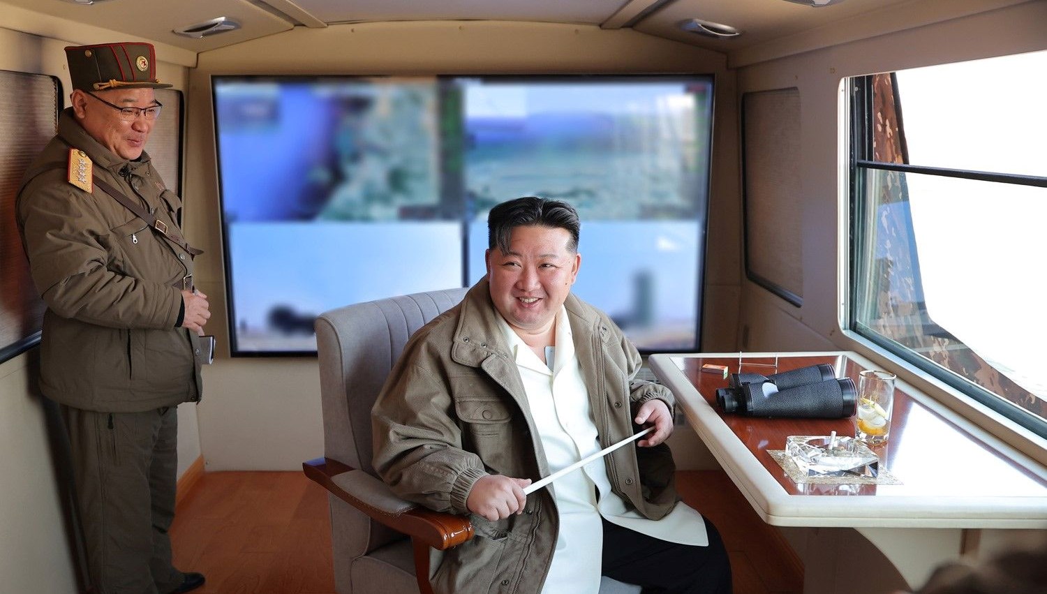 kim jong un ustun savas yetenegine sahip ucaksavar fuzesini test etti fkp8ZElD