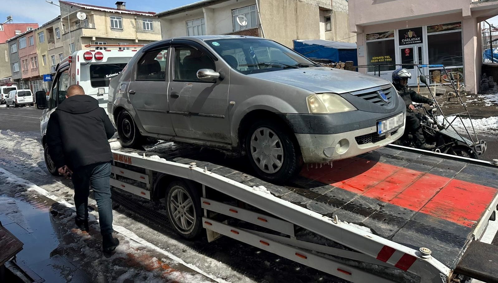 Korsan Taksi Operasyonu: Cezalar Binleri Buldu 71 korsan taksiye binlerce lira ceza zgvzB8ub