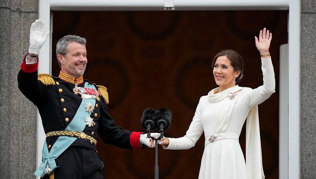 kraliyetten gelenek disi adim tipki portrede yer alacaklar ut7WtCW2