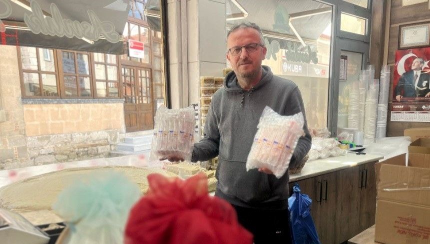 Kütahya'nın Gizemli Tatlısı: Asırlık "Bitli Helva" Efsanesi 71 kutahyada asirlik gelenek bitli helvaya talep yagiyor 8OjNa18w