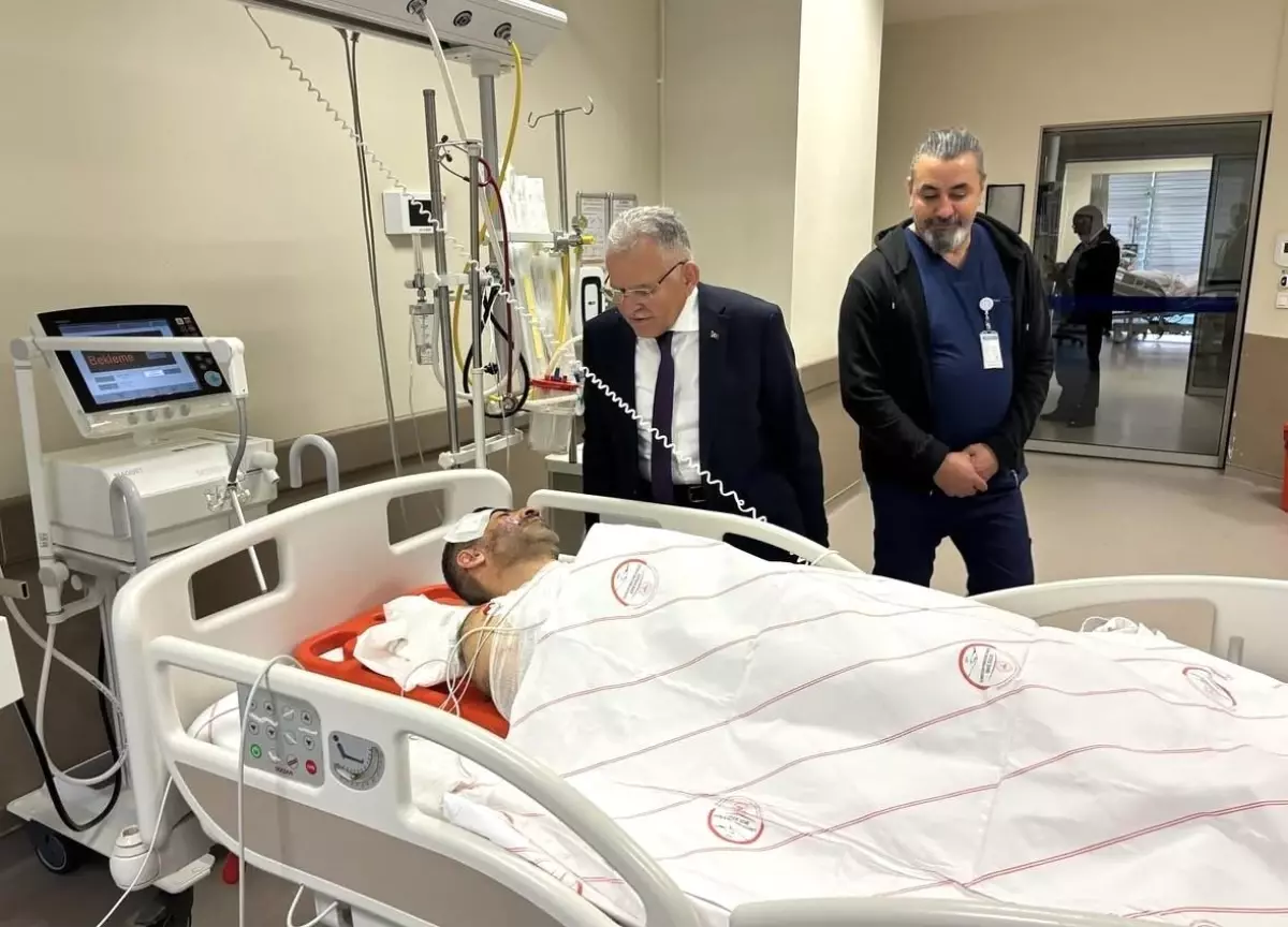 Başkan Büyükkılıç'tan Hızlı Tren İşçisine Güç Veren Ziyaret 71 lider buyukkilic suratli tren santiyesinde yaralanan emekciyi ziyaret etti 3MDZpDr3