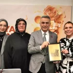 lider kurnaz kadinlarimiz guclu yarinlarimizin mimaridir y4JRhgaX