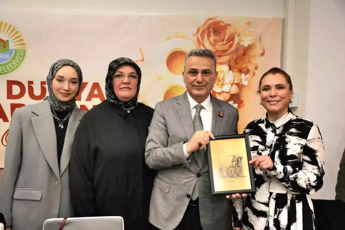 lider kurnaz kadinlarimiz guclu yarinlarimizin mimaridir y4JRhgaX