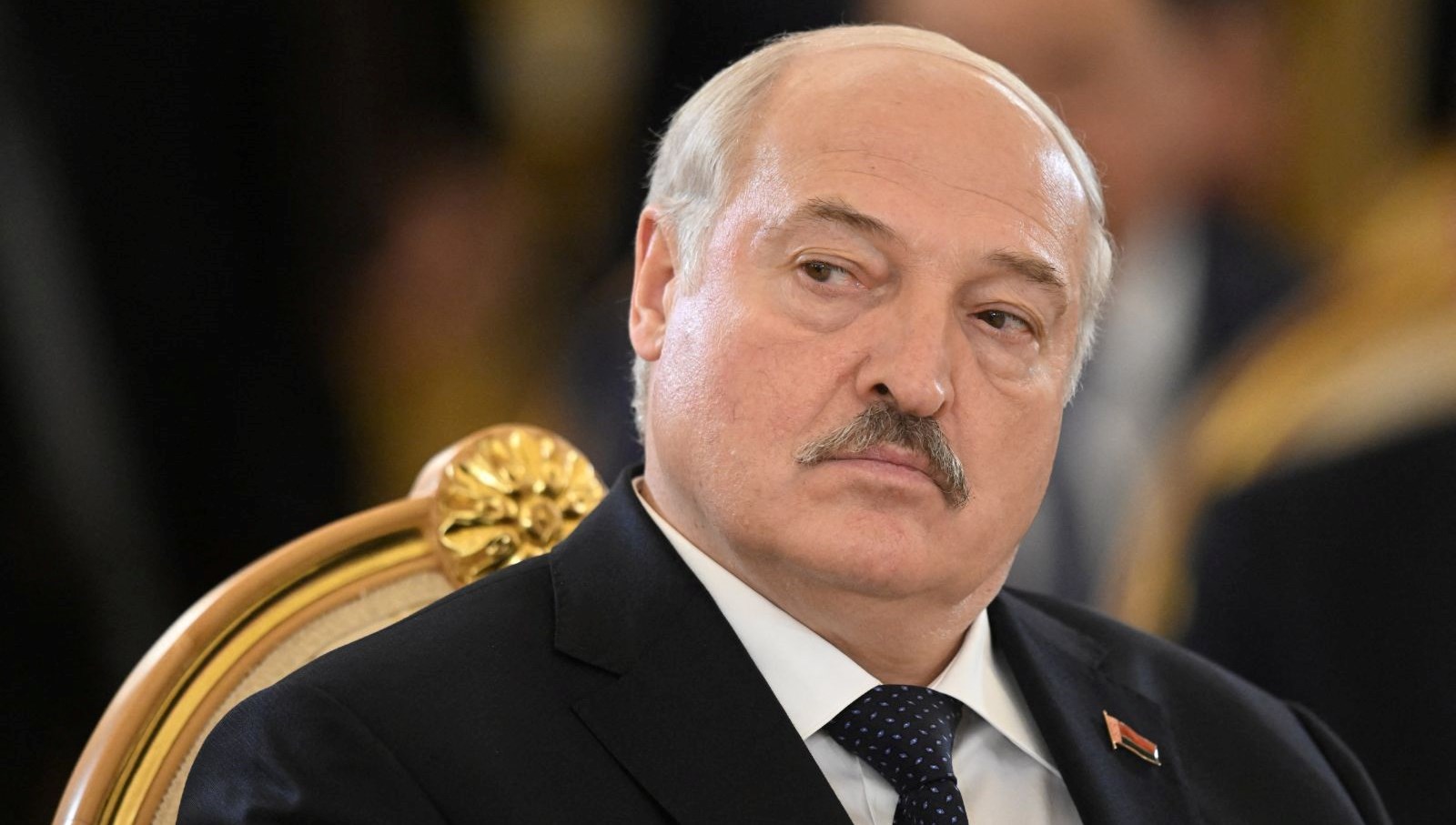 lukasenko yedinci kez devlet baskani oldu halk her seyi goruyor D8UURmDX