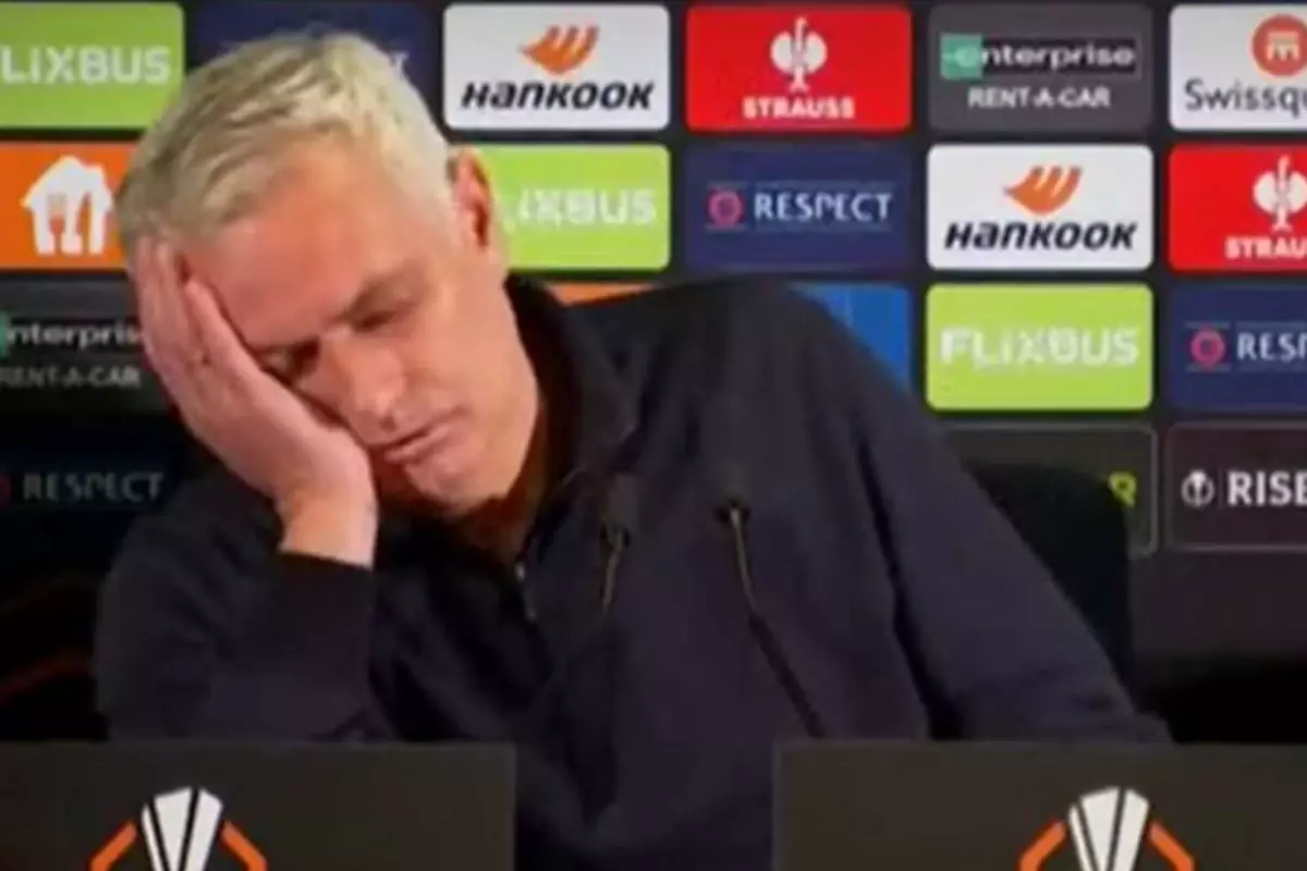 Mourinho'nun O Hali Maçtan Bile Çok Konuşuldu: Basın Toplantısına Damga Vuran Anlar 71 macin bile onune gecti herkes mourinhonun basin toplantisindaki bu halini konusuyor PqDWhcdX