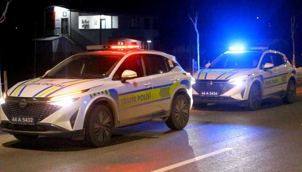 malatyada teravih cikisi otomobil carpti 68 yasindaki adam can verdi