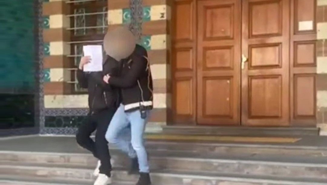 Malatya'da Narkotik Baskını: İki Şüpheli Ağda 71 malatyada uyusturucu operasyonu iki gozalti