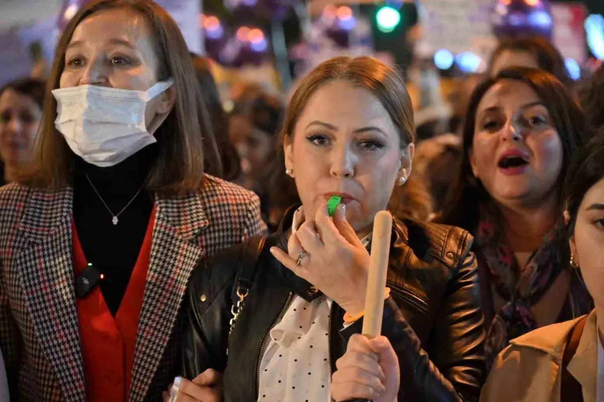 manisada bayanlar dunya bayanlar gununde esitlik icin yurudu