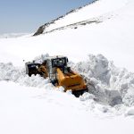 mart ayinda metrelerce kar koy yolunda calismalar suruyor 32AR4rTN