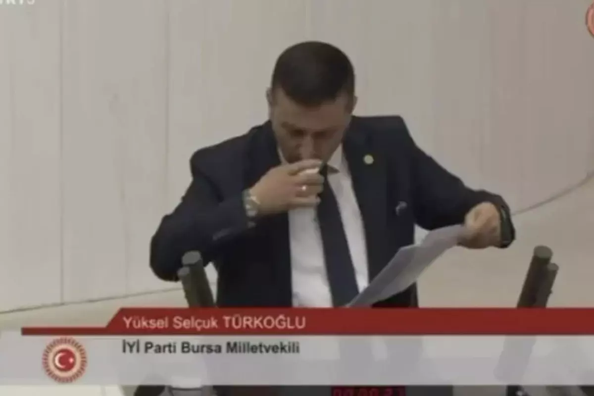 meclis kursusunde su icen milletvekili oruc uyarisi yapanlara kizdi XURF7fYH