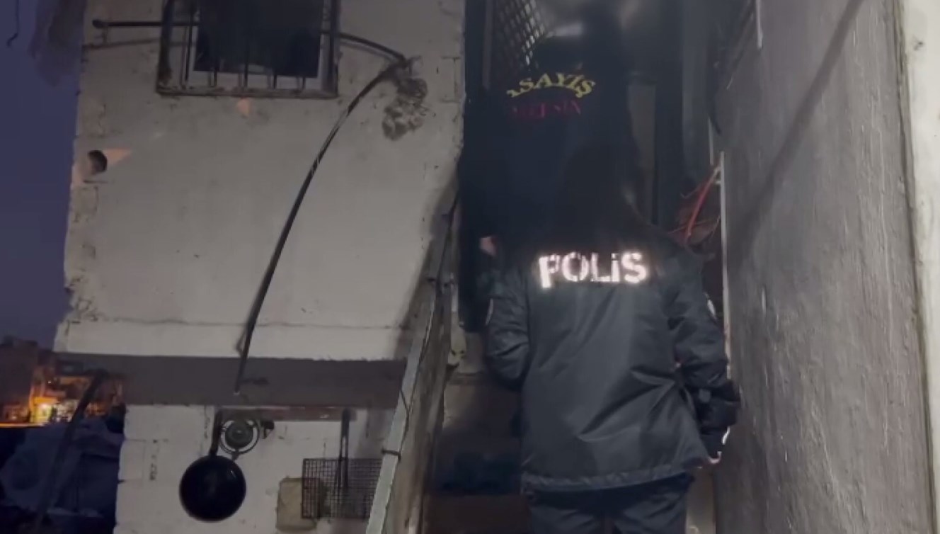 Mersin'de şafak operasyonu: 91 gözaltı 71 mersinde safak operasyonu 91 gozalti eJlLFSSs