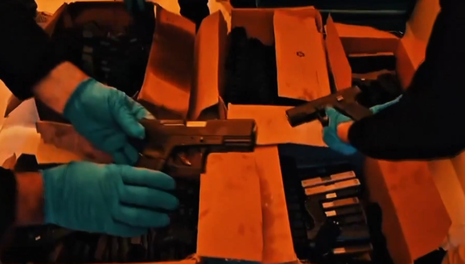 mersinde silah kacakcilarina operasyon YI3DP284