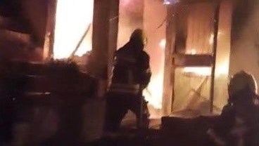 mersinde yanan meskende bir kisi oldu brqaVkcO