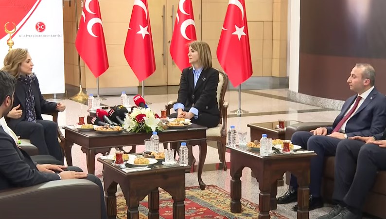 mhp ve dem parti birinci sefer bayramlasiyor TAvwkM94