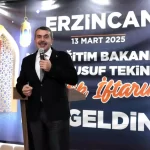 milli egitim bakani tekin erzincanda genclik iftari programinda ogrencilerle bir ortaya geldi 64aqR3rS