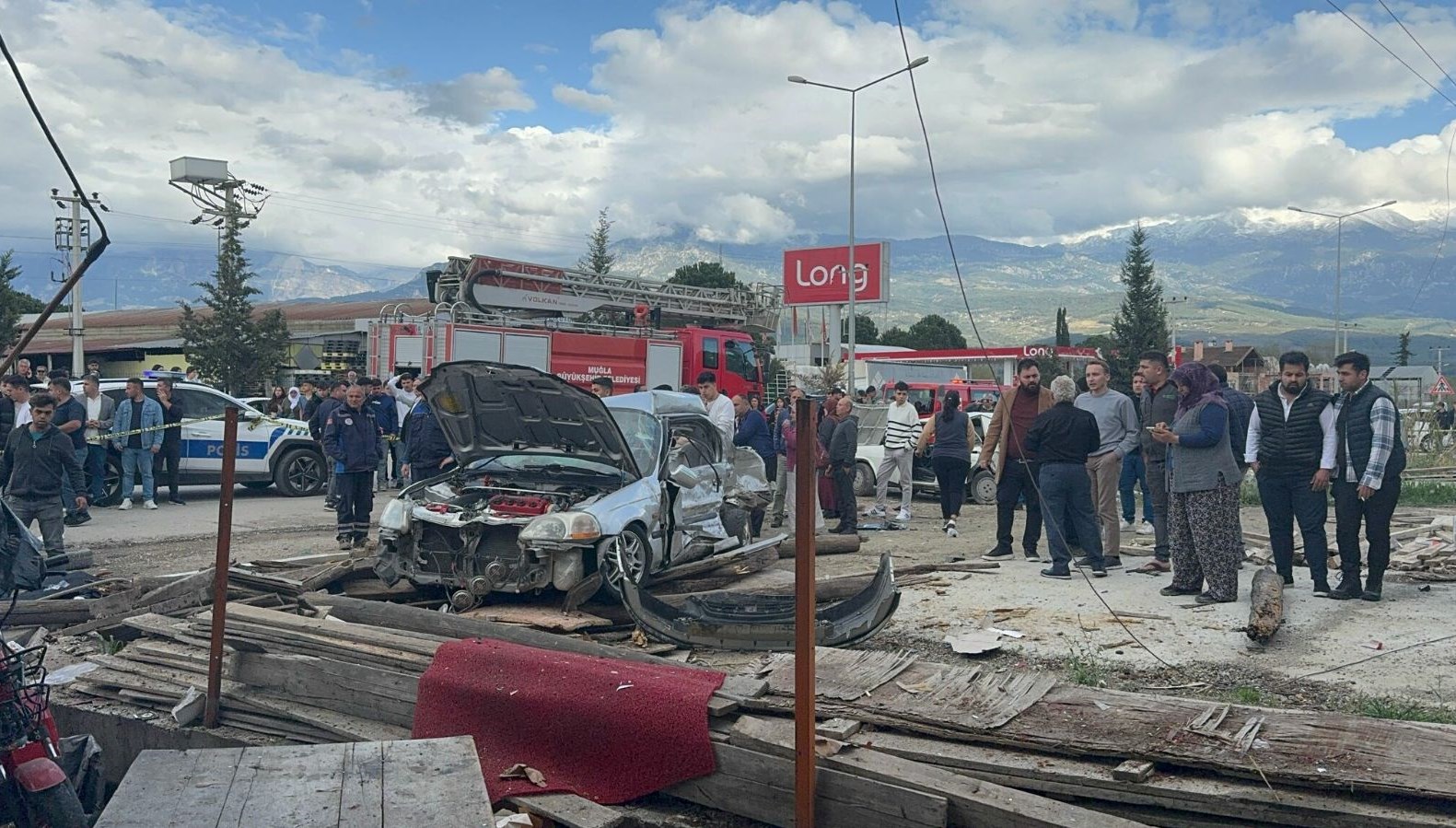 muglada katliam uzere kaza 4 meyyit 2 yarali a9Z8PIEG