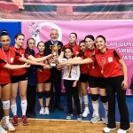 muruvvet basdegirmen voleybol turnuvasinda sampiyon parla ekibi oldu fTA97Pgr