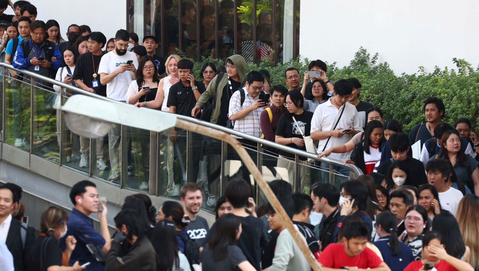 Myanmar Depremi: Gökdelenler Yıkıldı, Sarsıntı Sınırları Aştı! 71 myanmarda 77 buyuklugunde depremgokdelenler yikildi komsu ulkelerdede hissedildi jiTf8yBf