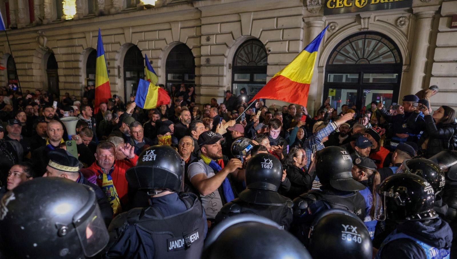 NATO Karşıtı Adayın Diskalfiyesi Romanya'da Rusya Yanlılarını Harekete Geçirdi 71 nato ziddi georgescu secimden men edildi romanyada rus yanlilari sokaga dokuldu rdTgzNsH