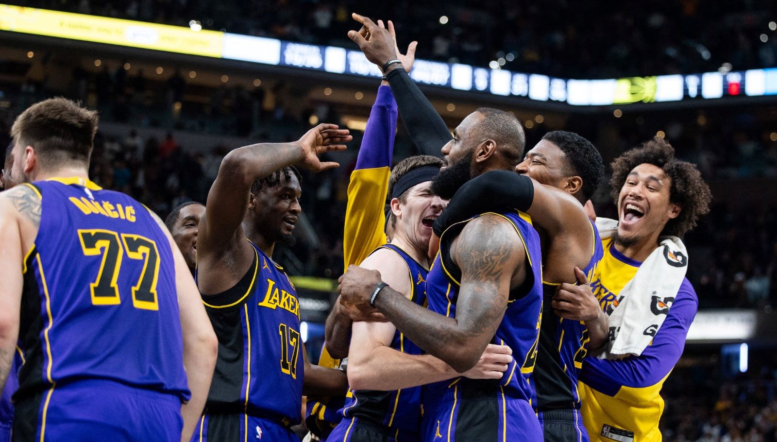 nikola jokic triple double yapti lebron buzzer beater ile kazandirdi nbade gecenin sonuclari vPmJ8LYX