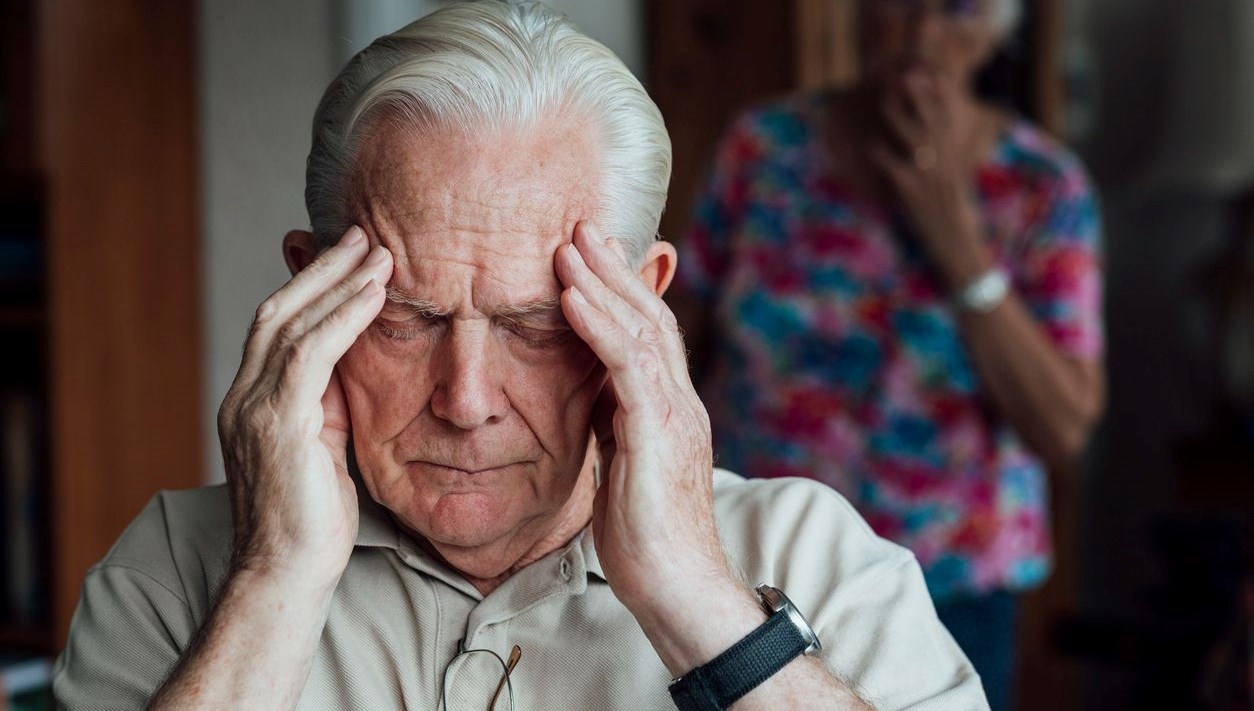 noroloji uzmani acikladi alzheimer yillar evvel tespit eden koku testi pQ554hQ8