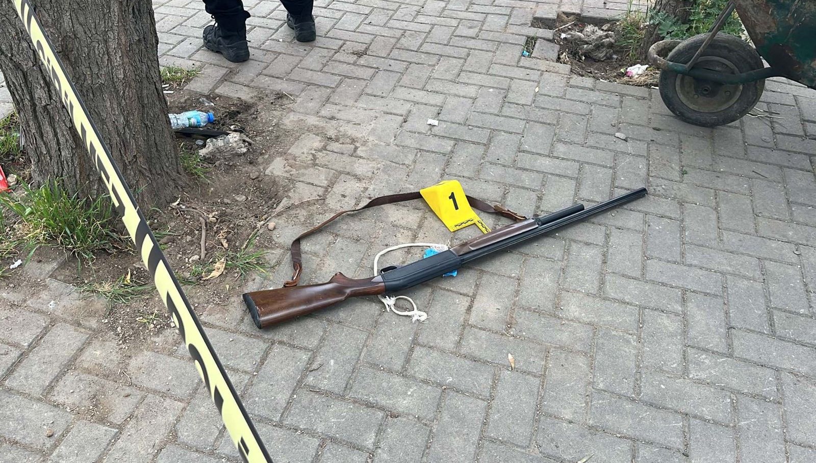 oglunu olduren kardesine kursun yagdirdi 7NiN9EPa