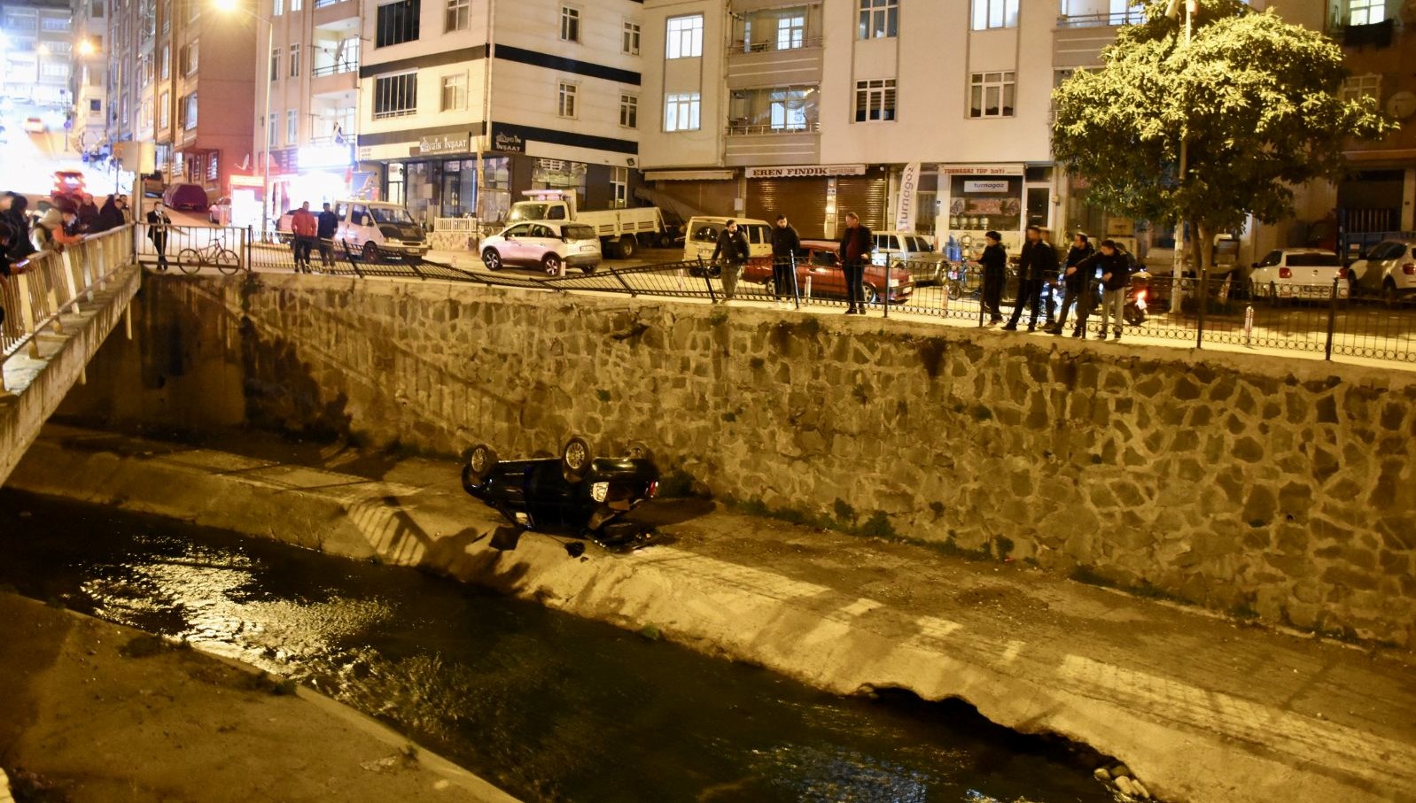 orduda araba dere yatagina devrildi 2 kisi yaralandi mXdb35cr