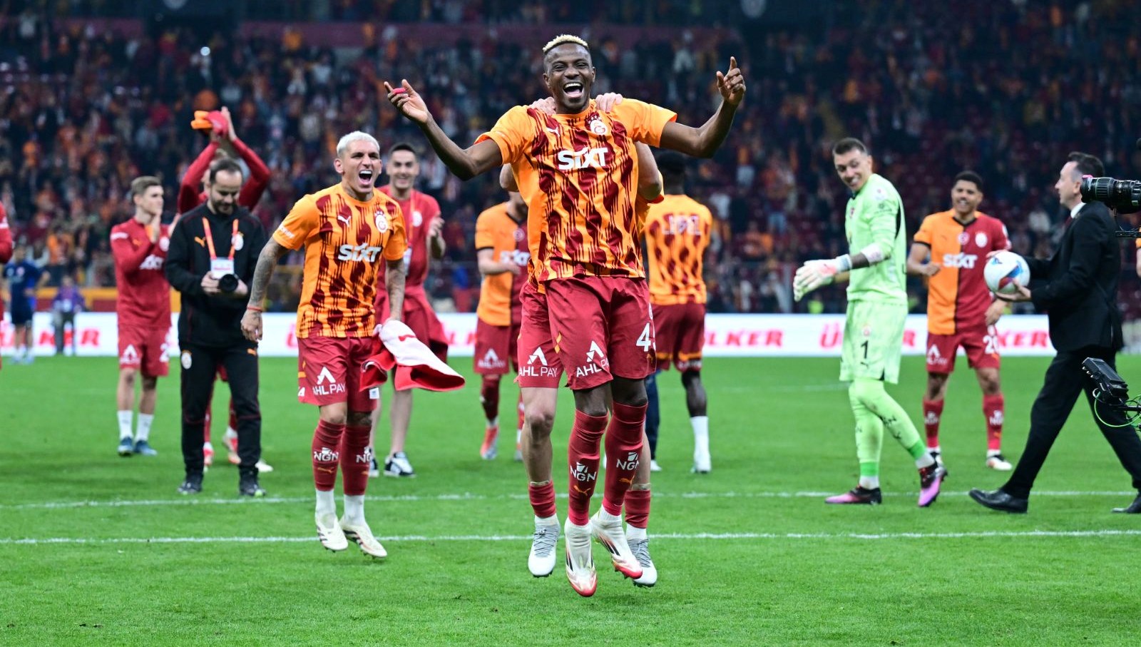 osimhenden barcelona aciklamasi okan hocam ve liderle donem sonunda konusacagiz LQU6RbKg