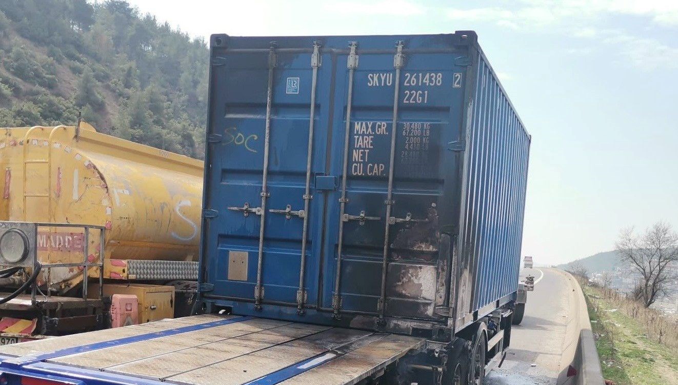 Osmaniye'de Alevler İçinde Kalan TIR, Yolda Dehşet Saçtı 71 osmaniyede seyir halindeki tir yandi qZCWwfDB