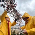 osmanli devletinde birinci sefer sultanahmet mescidine asilmis 70 metre yukseklikte mahya mesaisi A9UNW8TH