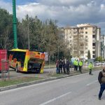 otobus direge carparak durabildi U6AGvm5t