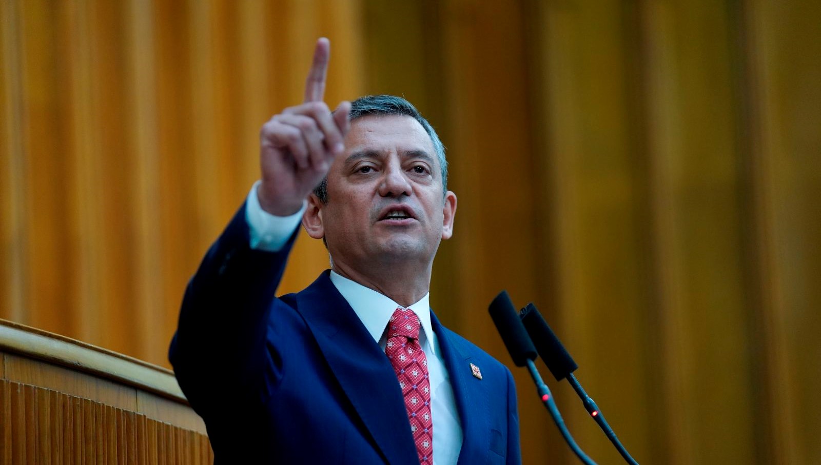 ozgur ozelden ekrem imamoglunun gozaltina alinmasina birinci reaksiyon yPWp1zGZ