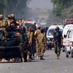 pakistanda mescide bombali akin 4 kisi yaralandi fzHTdnQg