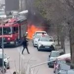 park halindeki arac alev aldi NaYFl3Ty