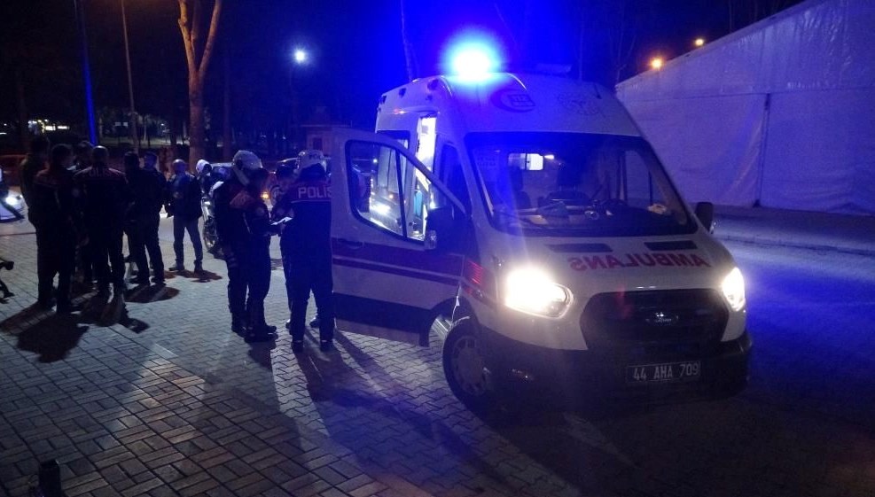 Parkta Tabancalar Konuştu: İki Çete Hesaplaştı 71 parkta iki kume silahli hengameye tutustu h543y3DZ