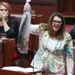 parlamentoda curuk balikli protesto senatorler kokuya dayanamadi cQvq9EUb