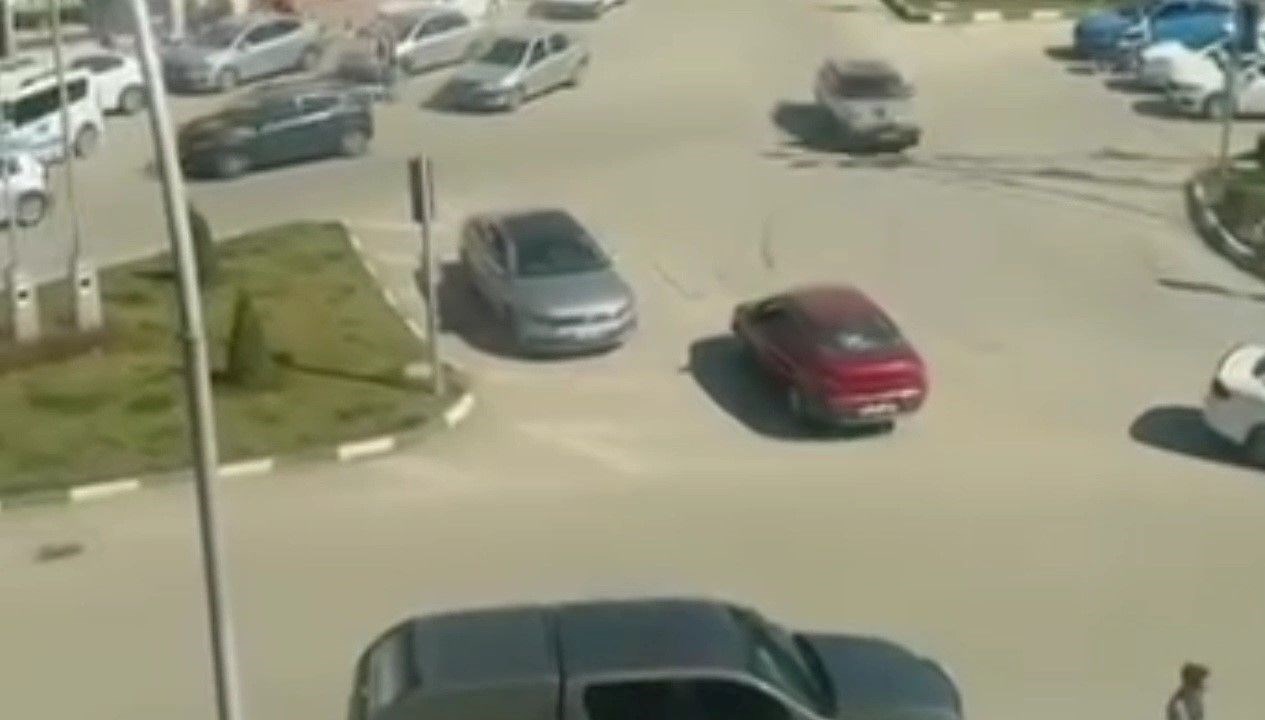 Kamera, "Yok Artık!" Dedirten Trafik İhlalini Yakaladı 71 pes dedirten trafik ihlali kamerada uOj21b7l